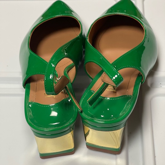 J. Renee Green Patent Leather Slingback Pumps, Size 7.5 WW - Picture 3 of 4